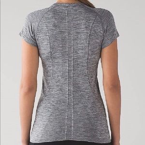 Light gray lulu shirt